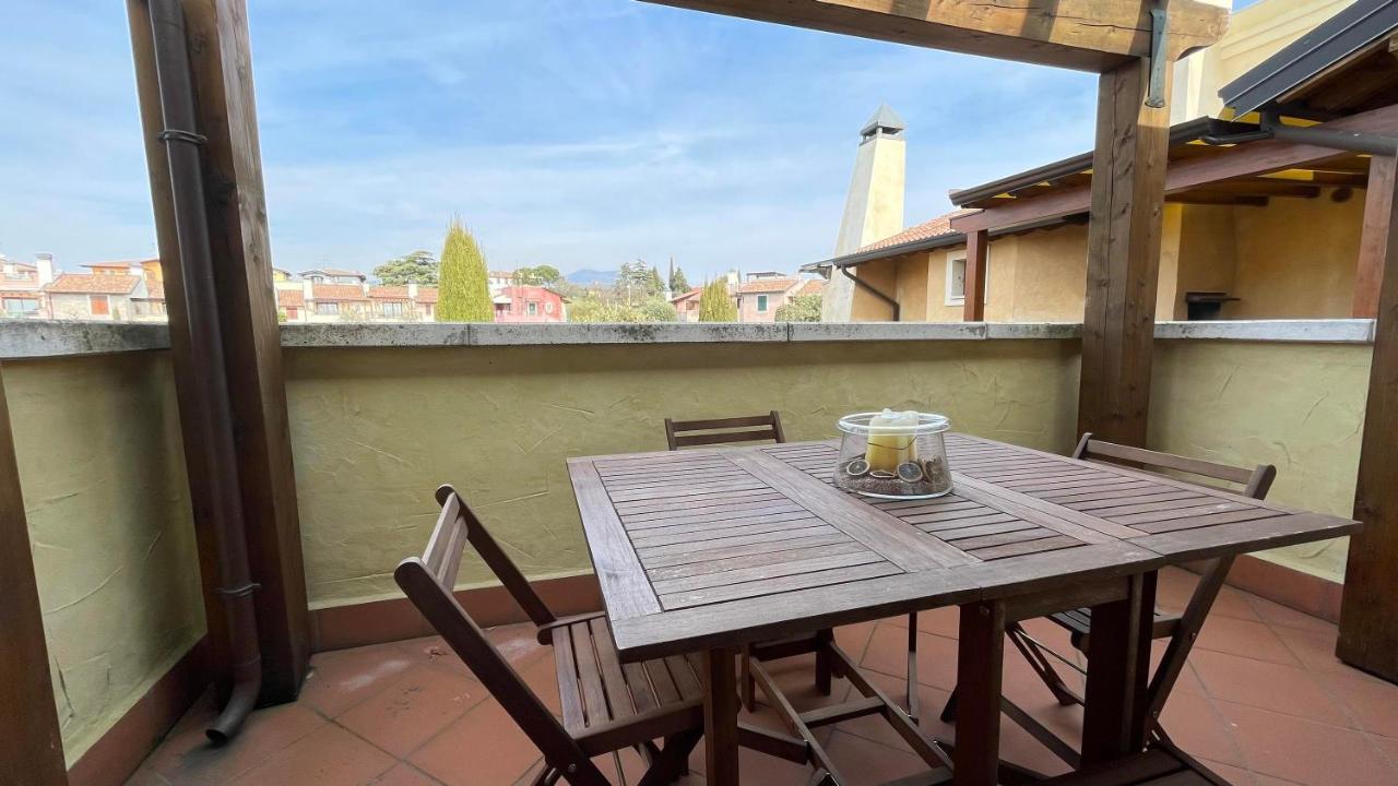 Appartement Poggio Al Sole à Manerba del Garda Extérieur photo